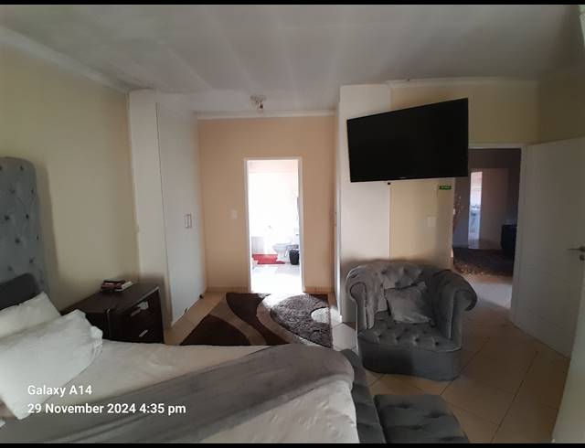 4 BEDROOM FREESTANDING FOR SALE IN SAFARI GARDENS